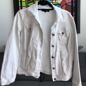 Very pretty white jean jacket